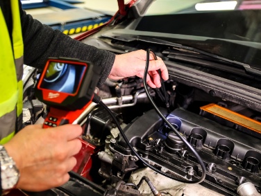 Sylinterin ja venttiilien kunnon tarkistus endoskoopilla